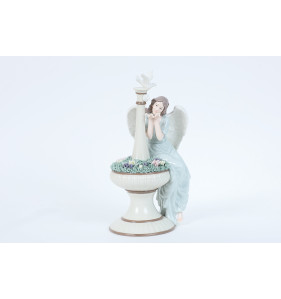 PORCELAIN ANGEL//ANGEL DE PORCELANA